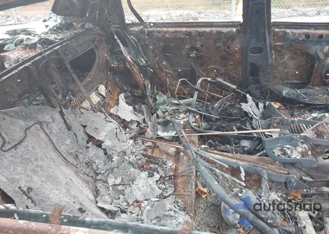 2007 Lincoln Town Car Signature z USA, uszkodzony, nr VIN 1LNHM81V97Y638335